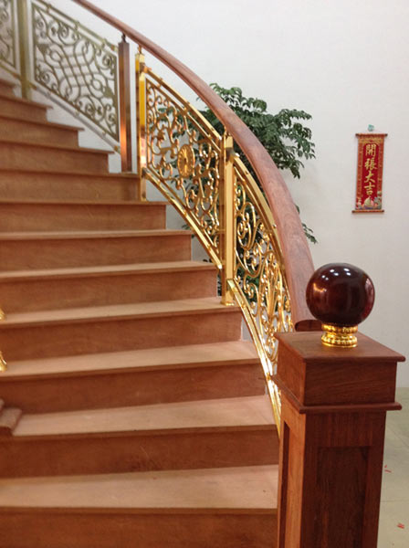 銅扶手